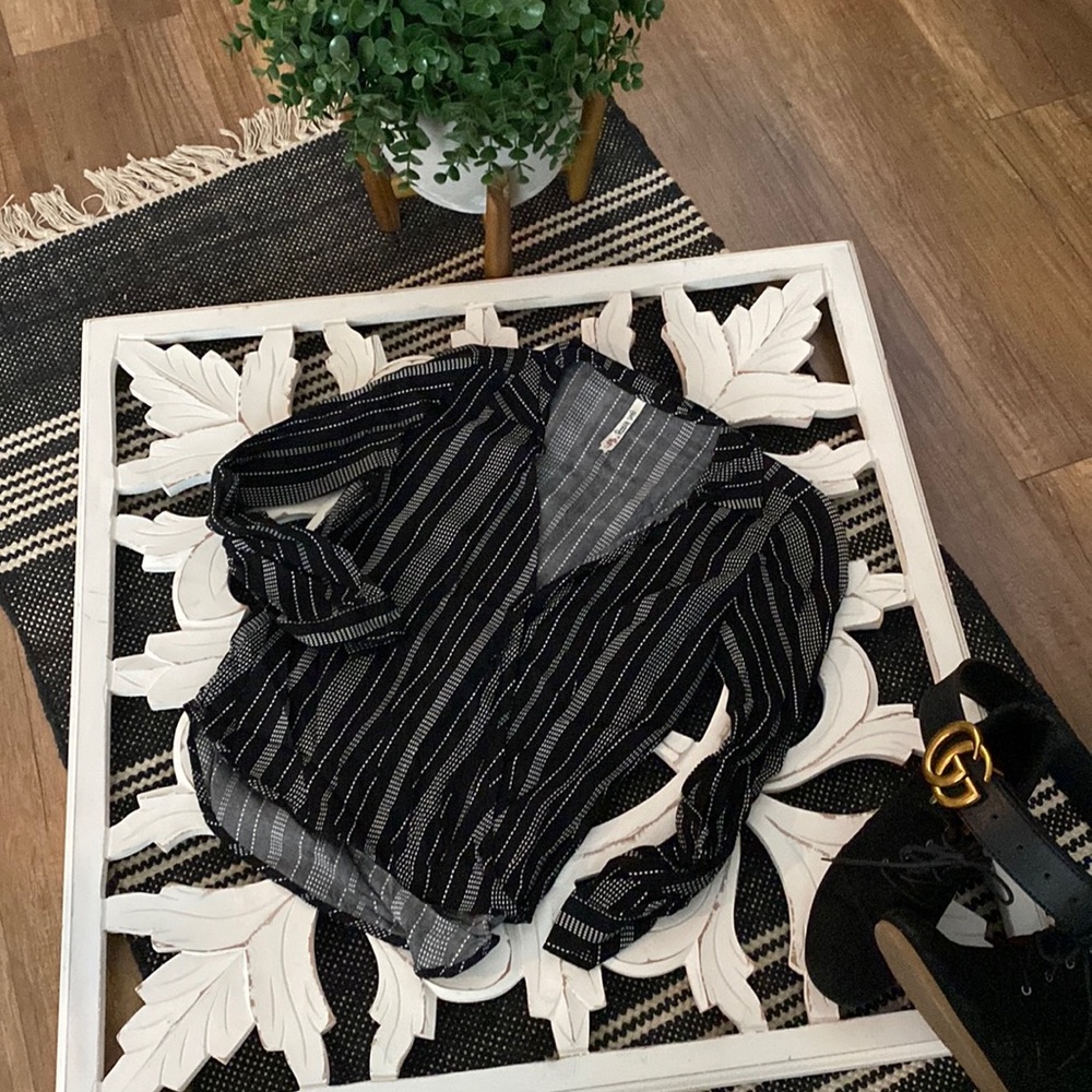 Black and white blouse. Size small from girl krazy.